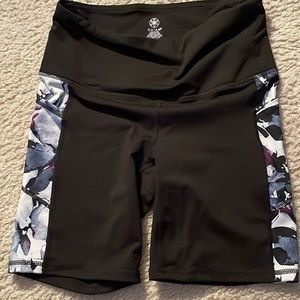 Gaiam women’s yoga shorts